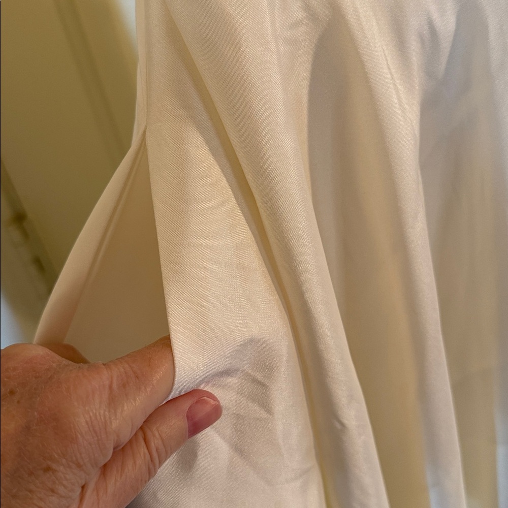 Jenny by Jenny Yoo
Lawrence Square-Neck Open-Back Taffeta
Wedding Gown - Picture 10 of 17